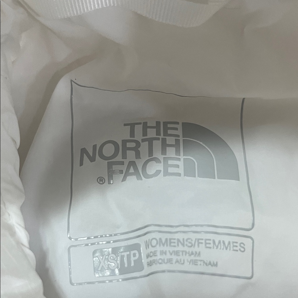 The North Face Women's White Packable Quilted Puffer Jacket - Picture 4 of 12